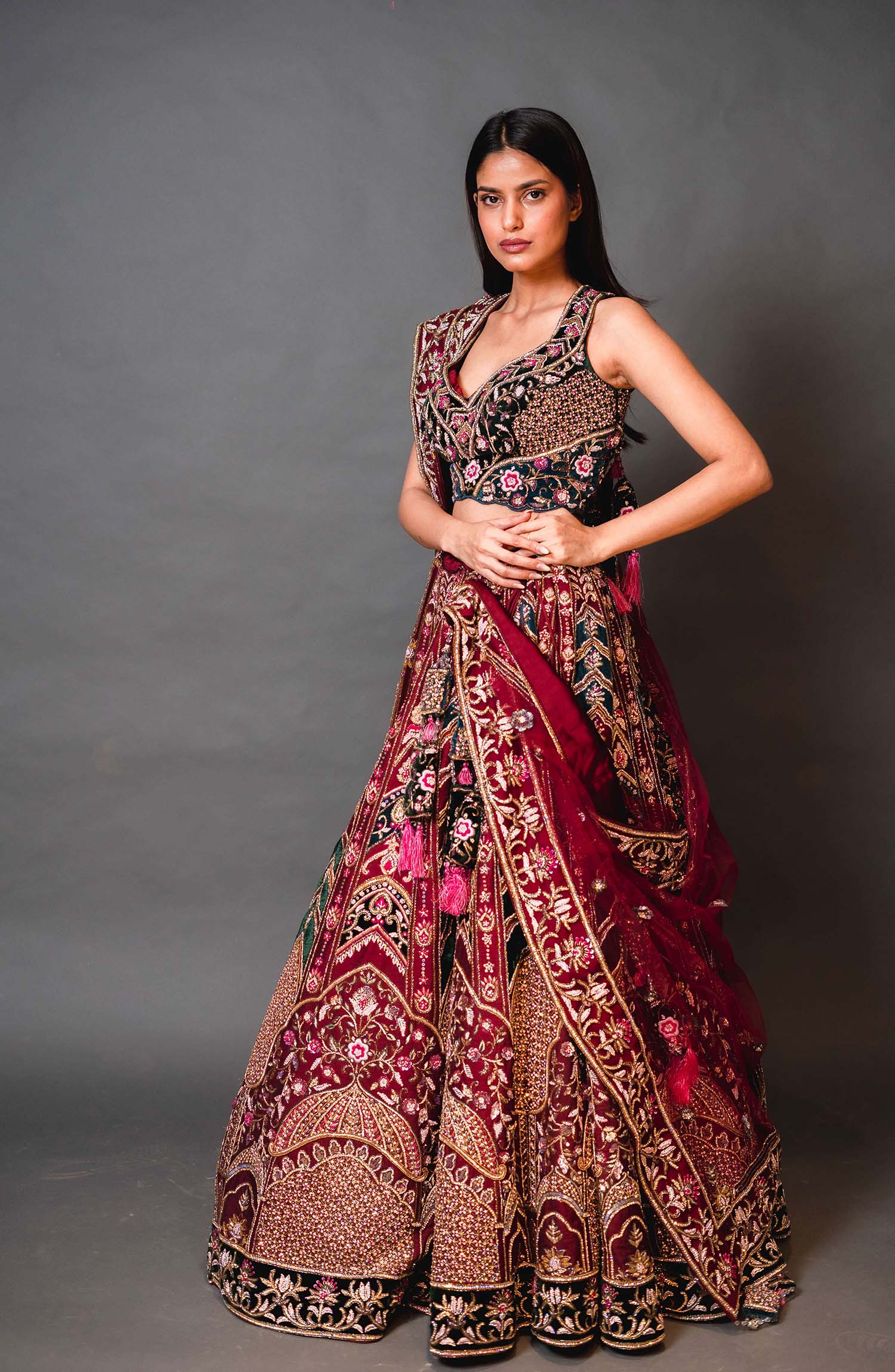 Bridal lehenga green and red best sale